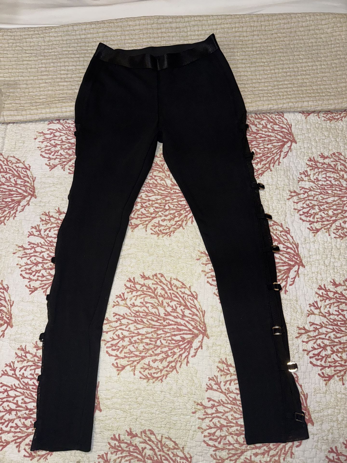 Women’s Bebe Legging Size Small