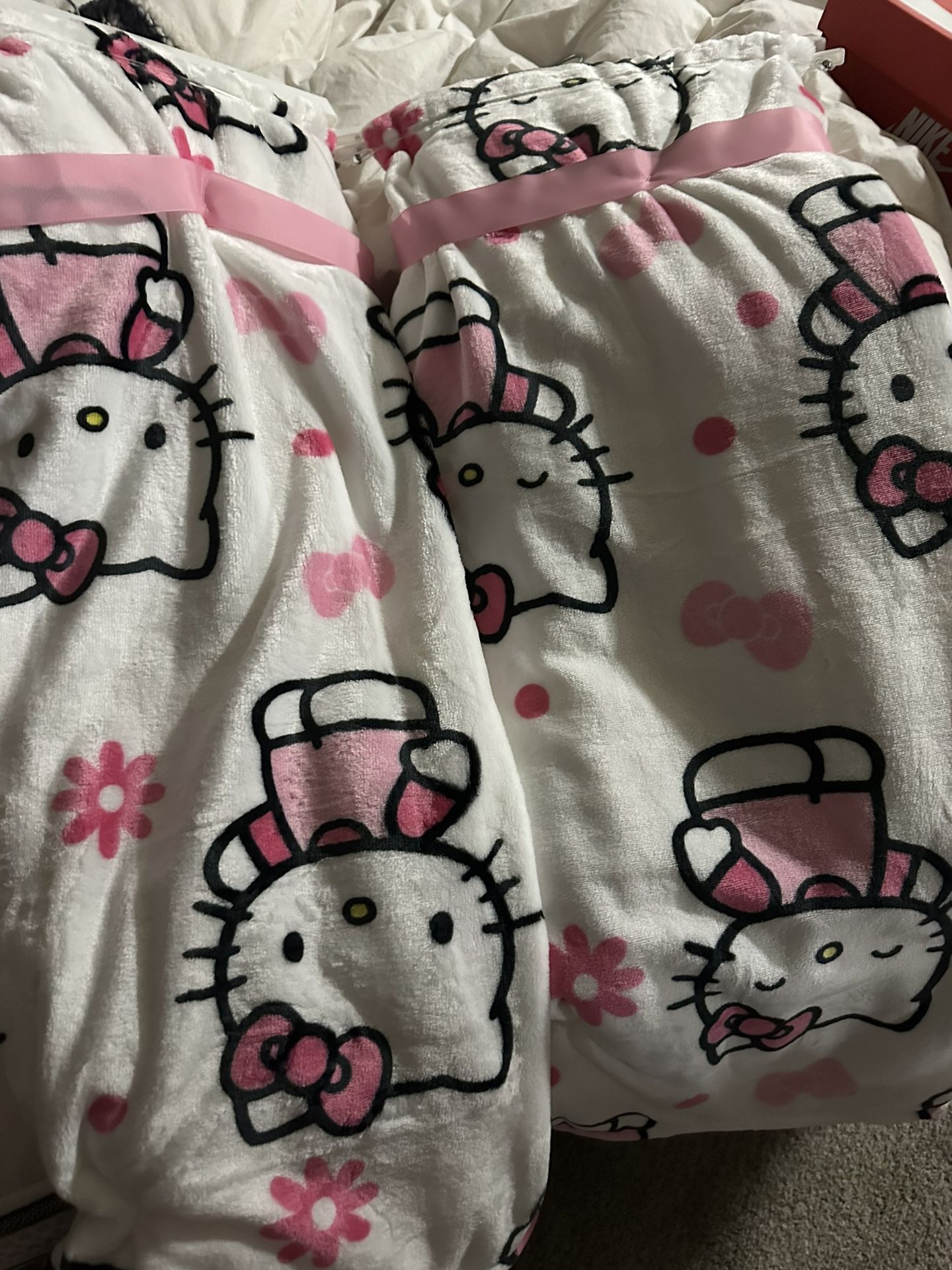 HELLO KITTY ITEMS