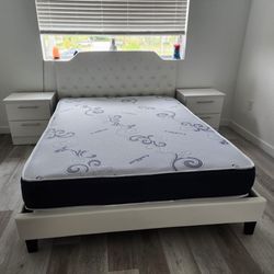 ****bed And Two Nightstand Available In All Size , Brand New****