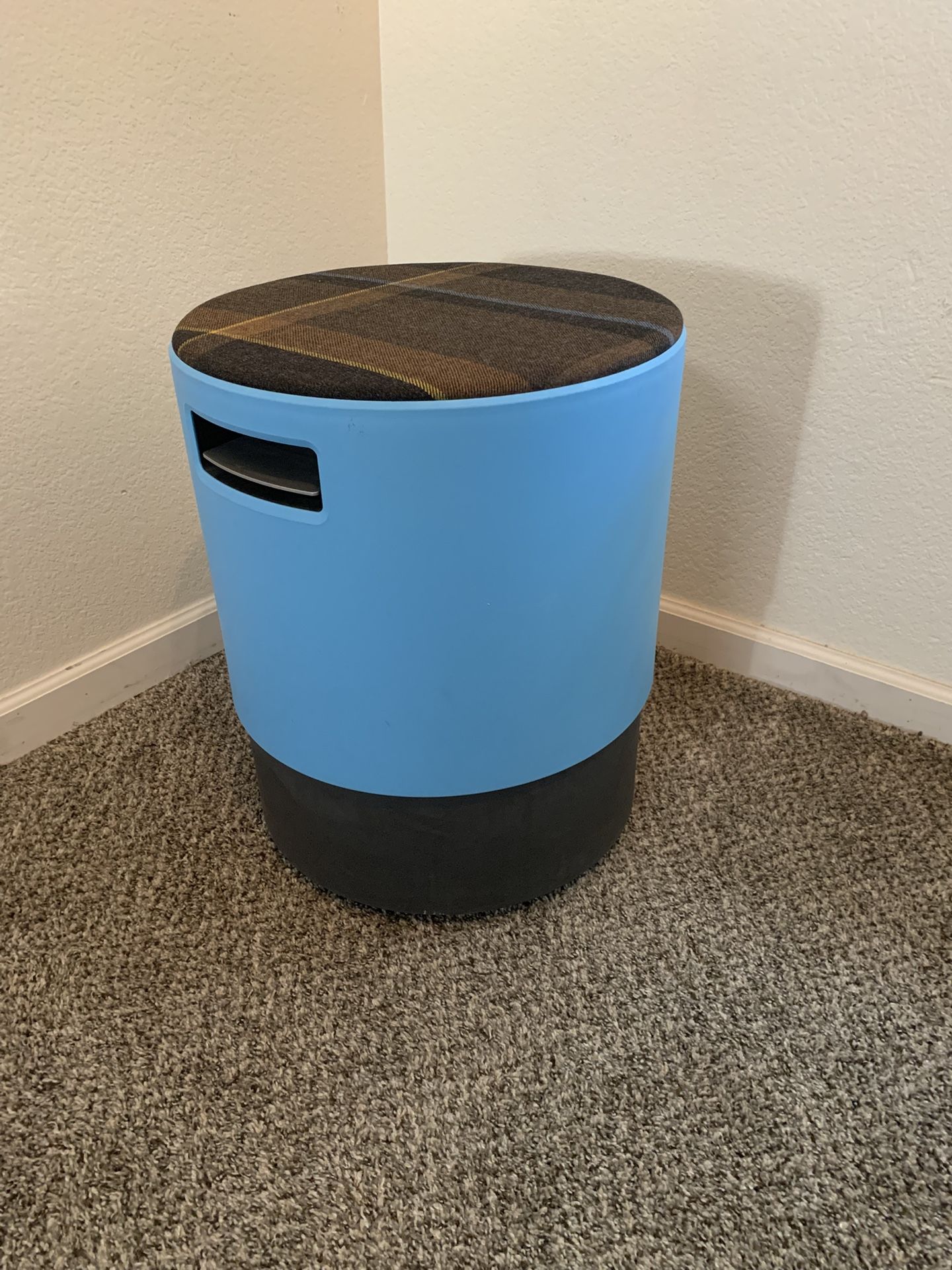 Steelcase Tornado Erognomic Adjustable Height Stool
