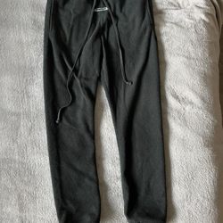 ESSENTIAL Black Fleece Sweatpants