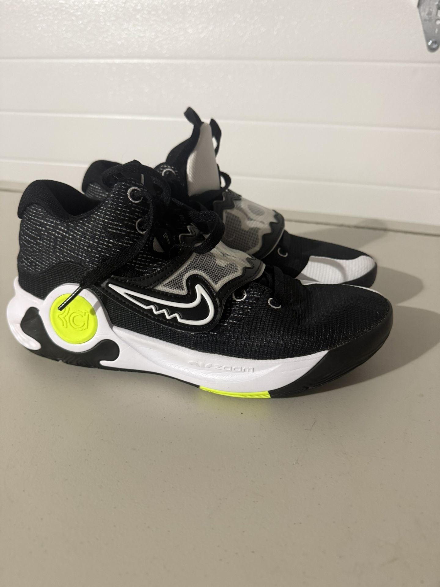 Nike KD Trey 5 Size 9.5