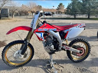 2003 HONDA CRF450R DIRT BIKE,  CLEAN TITTLE