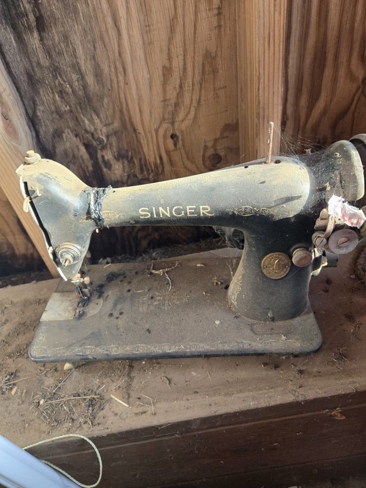 Singer Sewing Machine