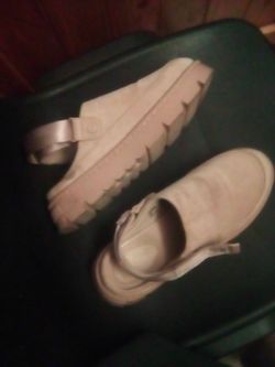 Adjustable slippers