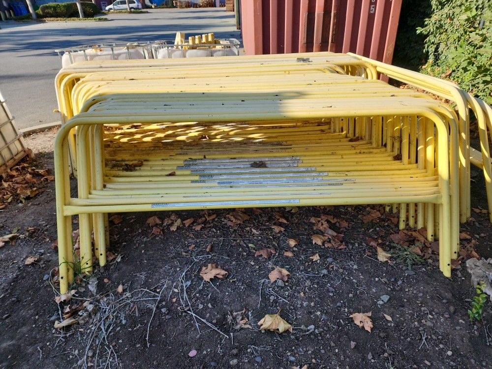 Garlicky Fencing Around Working Place Qty 66