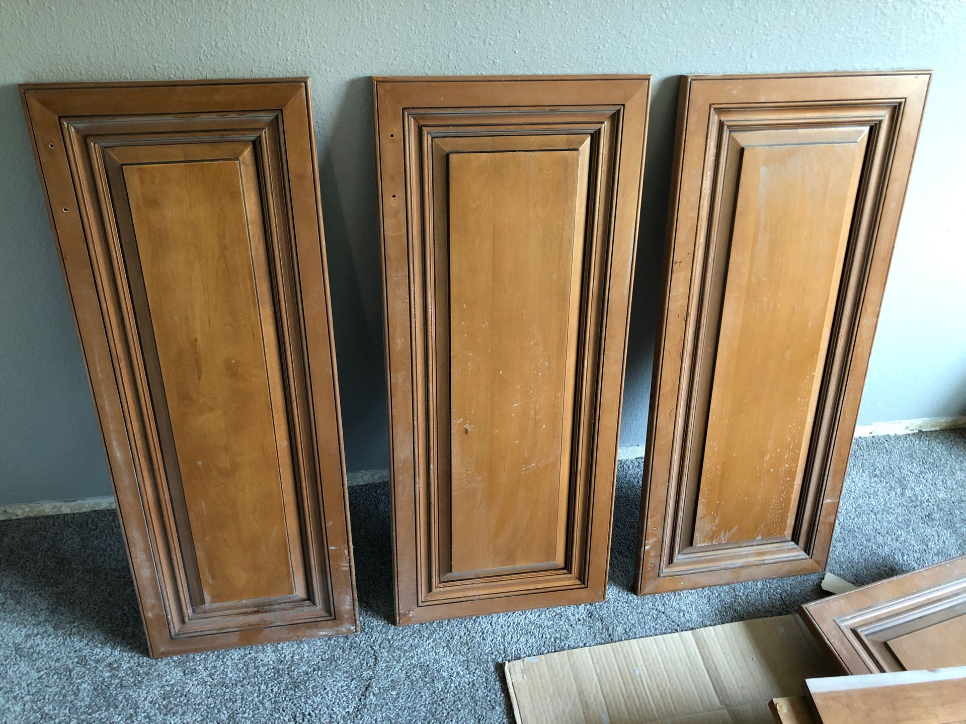 Kitchen cabinet doors and faces