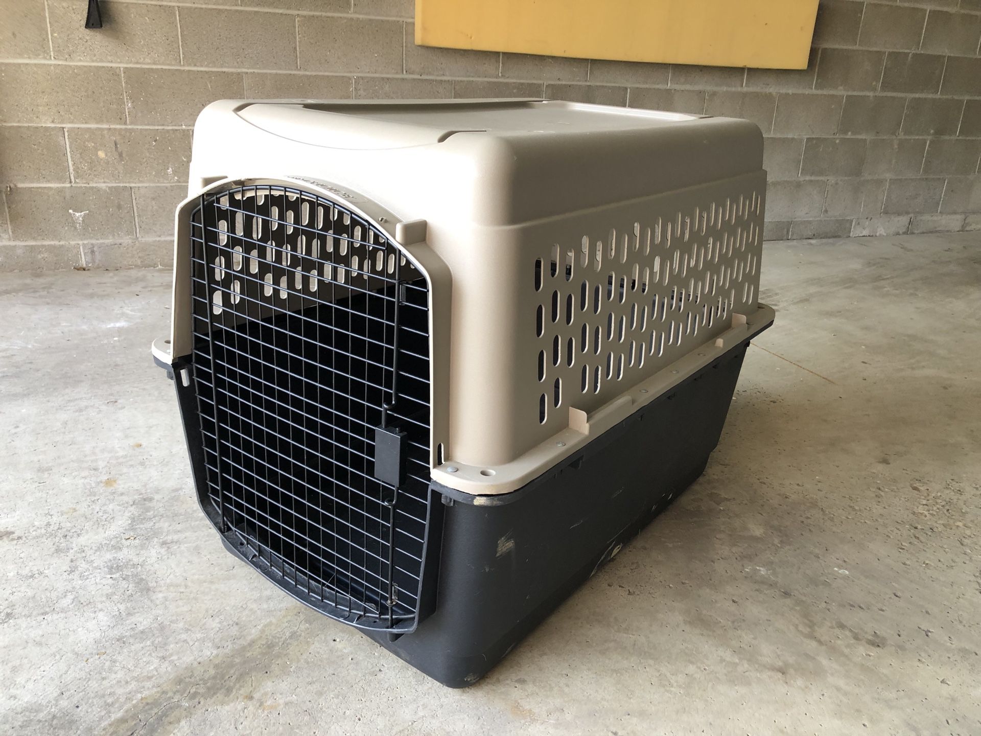 XL DOG CRATE / KENNEL