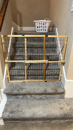 Baby/dog gate