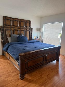 Luxury King Bedroom Set – Italian Wood & Marble Top Nightstands