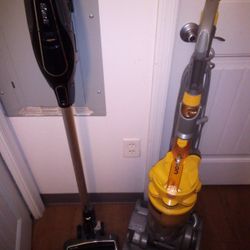 Shark Cordless  Vacuum/Dyson Vacuum 