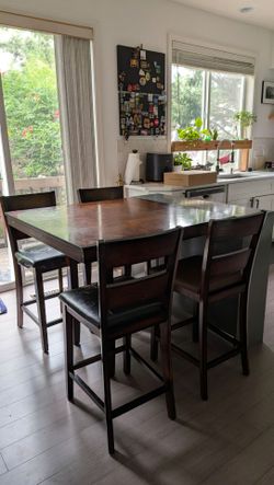 Dining table set
