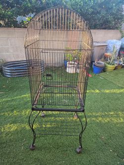 Metal rolling bird cage