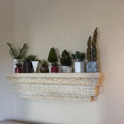 Floating shelf