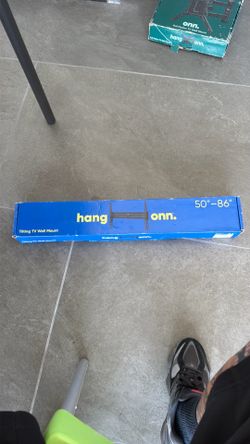 Hang on Tilting TV wall mount