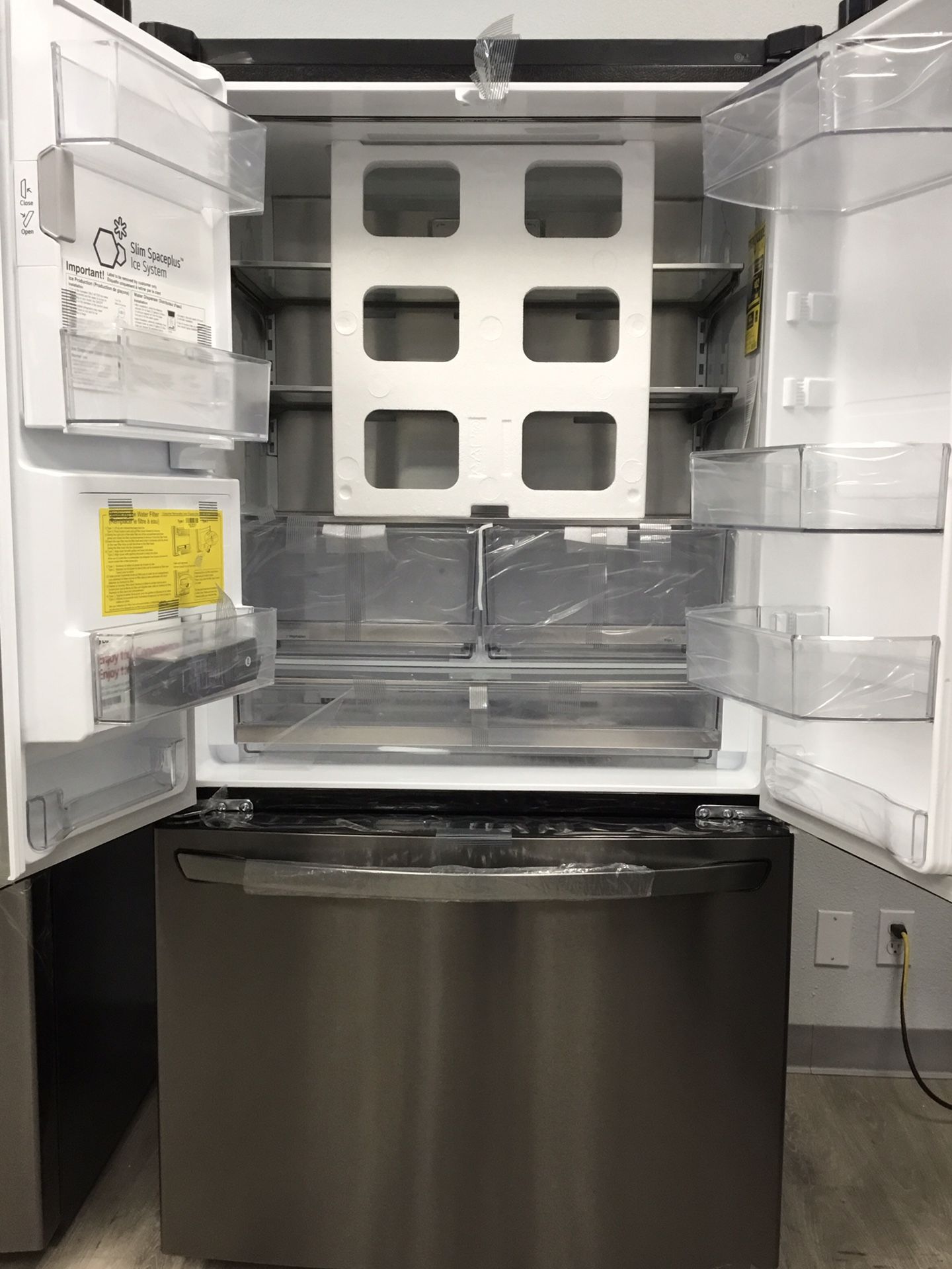 LG COUNTER-DEPTH / CRAFT ICE / Metal Interior / SMART HOME & WI-FI #2150
