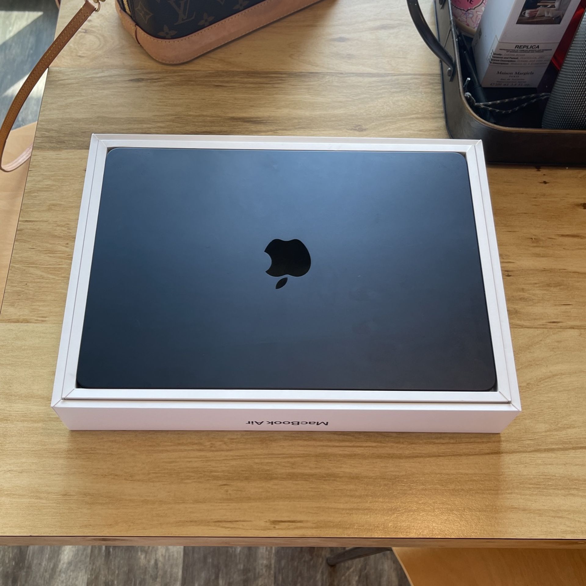 13.16 Inch Mac Book Air (256 GB),All Products : American Fashion Style Bags On Sale