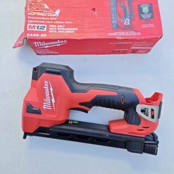 Milwaukee 12V Cable Stapler