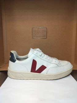 Veja V-12 Leather, Sneakers Sustainable Soles – Excellent Condition – Men's US Size 10