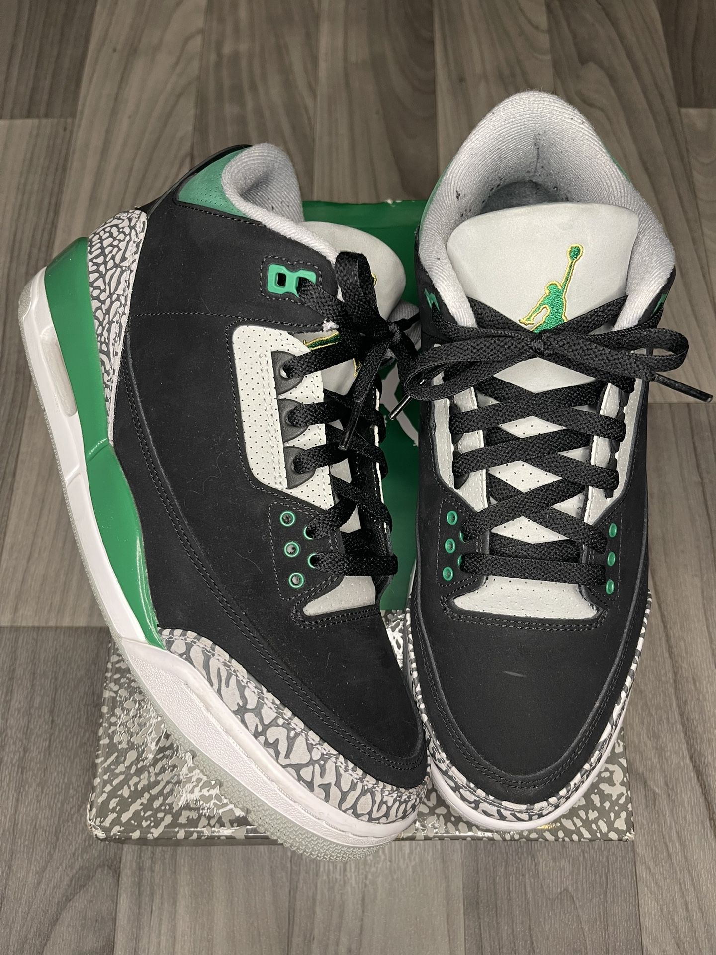 Pine Green Jordan 3s