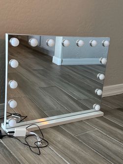 Vanity mirror