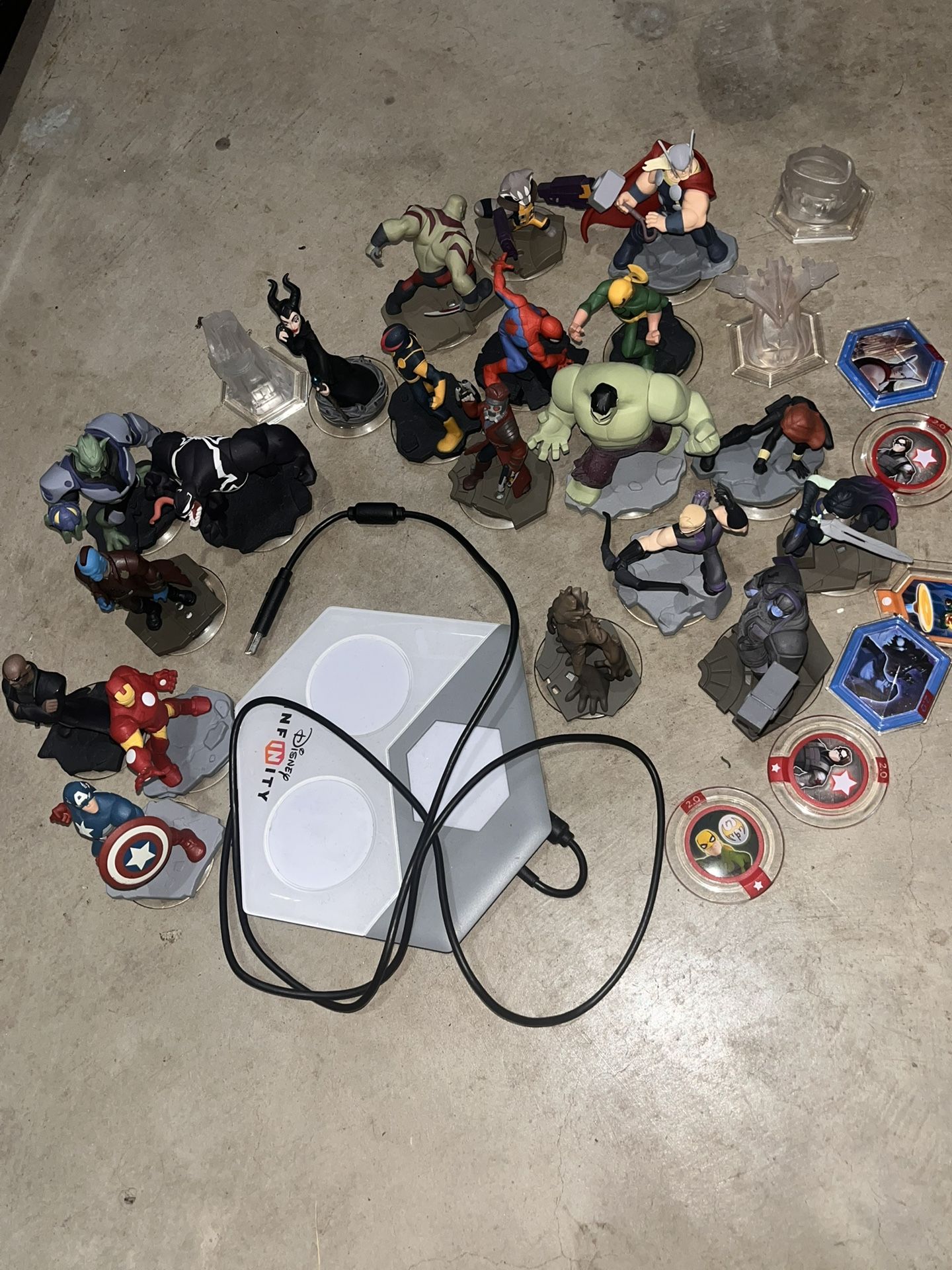 Disney infinity figures and game