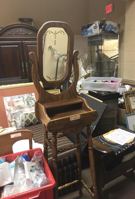 Pulaski Shaving Stand