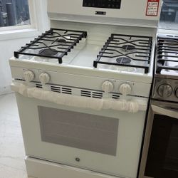 💥Great Deal💥 30 in. 4-Burners Smart Free-Standing Gas Range in White