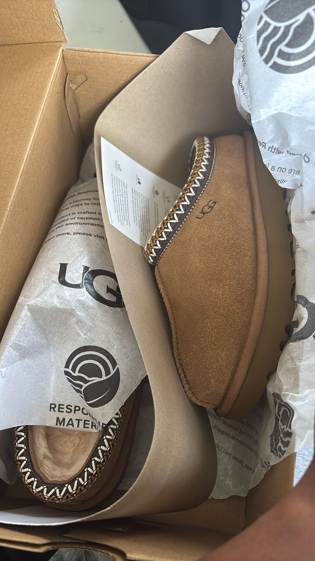 UGG Tasman