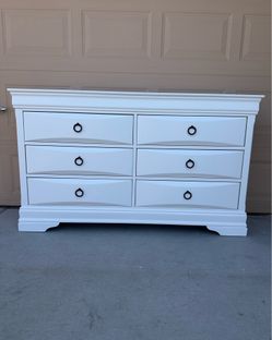 Dresser White 6-Drawers