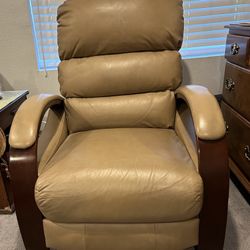 Recliner/Chair - Good Condition 