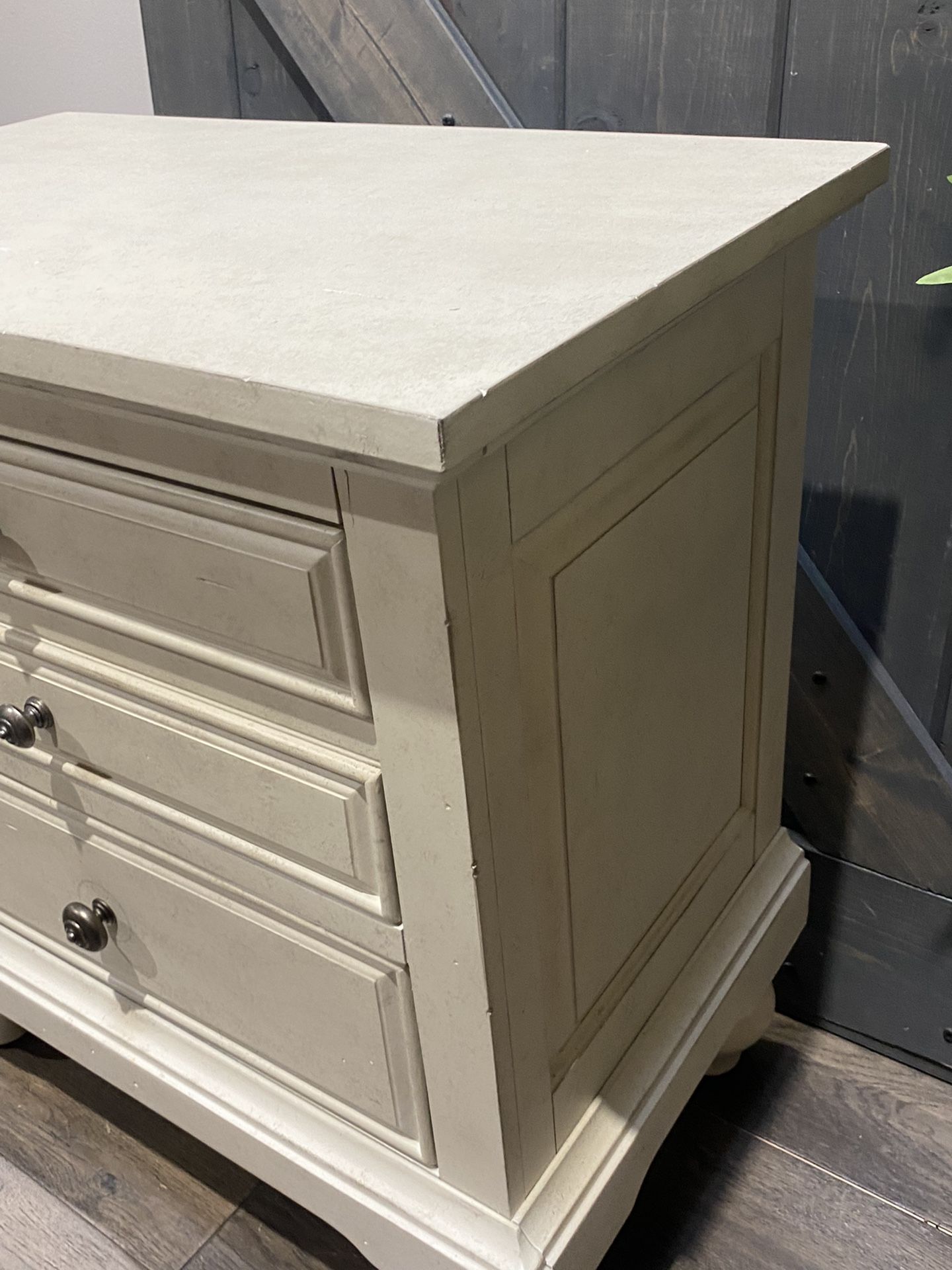 {ONE} Philomena 2 - Drawer Nightstand in Antique White. Minor wear. 29” x 28” x 17”. Solid + manufactured wood. MSRP $357. our price $195 + sales tax