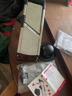 Mandoline slicer stainless steel with safety gloves/directions
