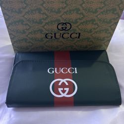 Gucci Travel Makeup Brush Set