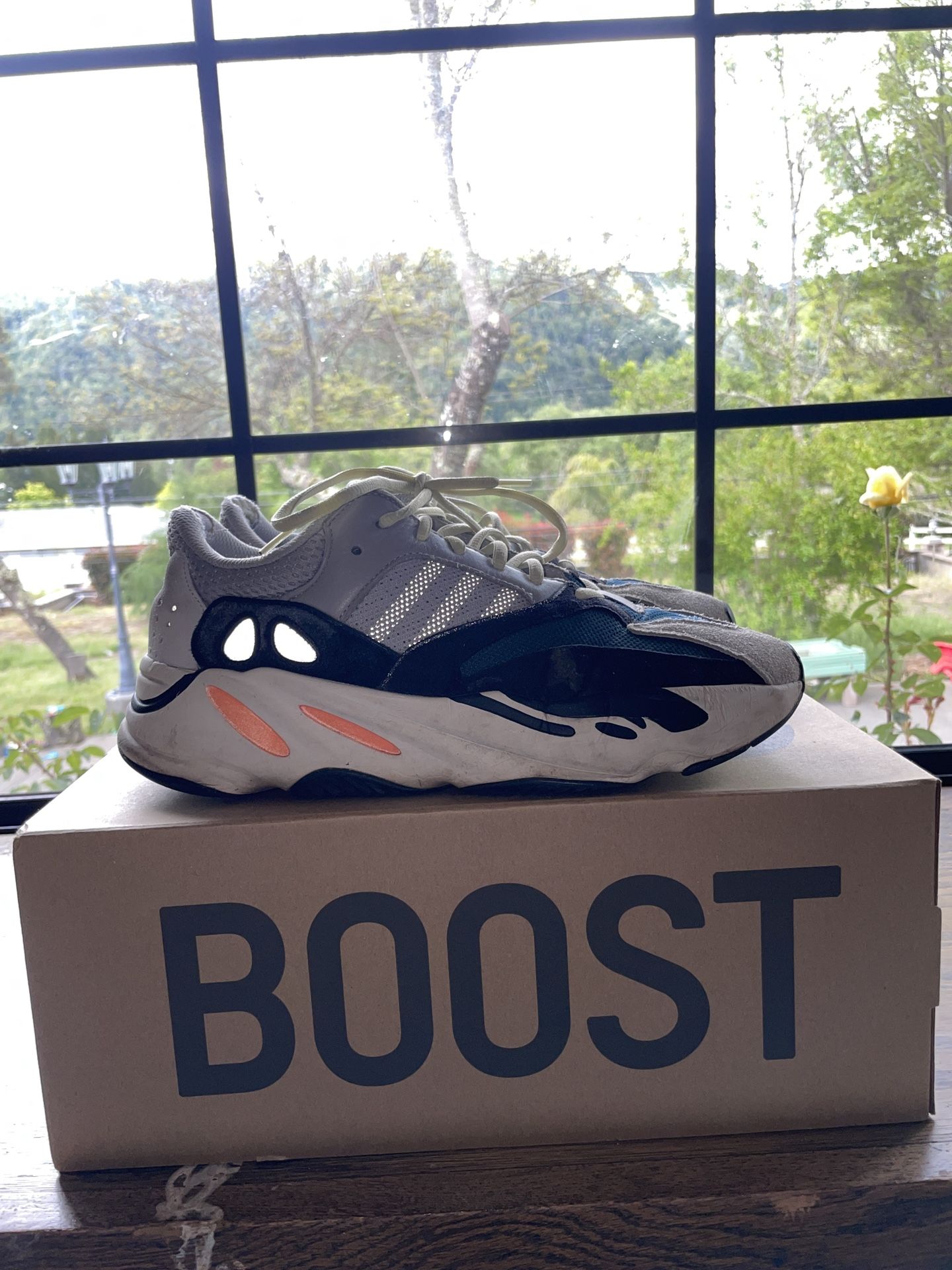 Yeezy 700  Wave runner 