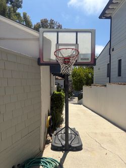 Basketball hoop