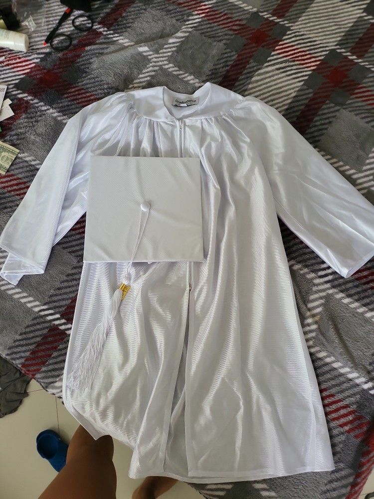 White Cap And Gown Graduate Pro