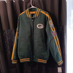 Brand New! With Tag! Men's Size Large Greenbay Packers 4 Time Superbowl Championship Jacket Size: Large New With Tag