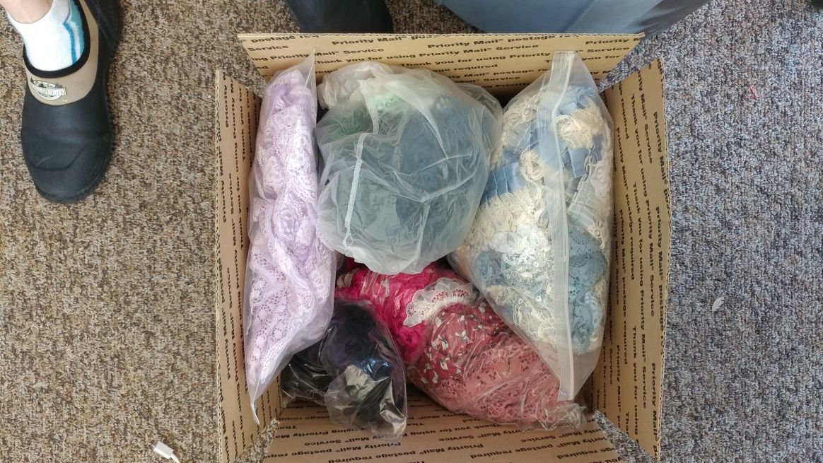 Box of new lace of various colors
