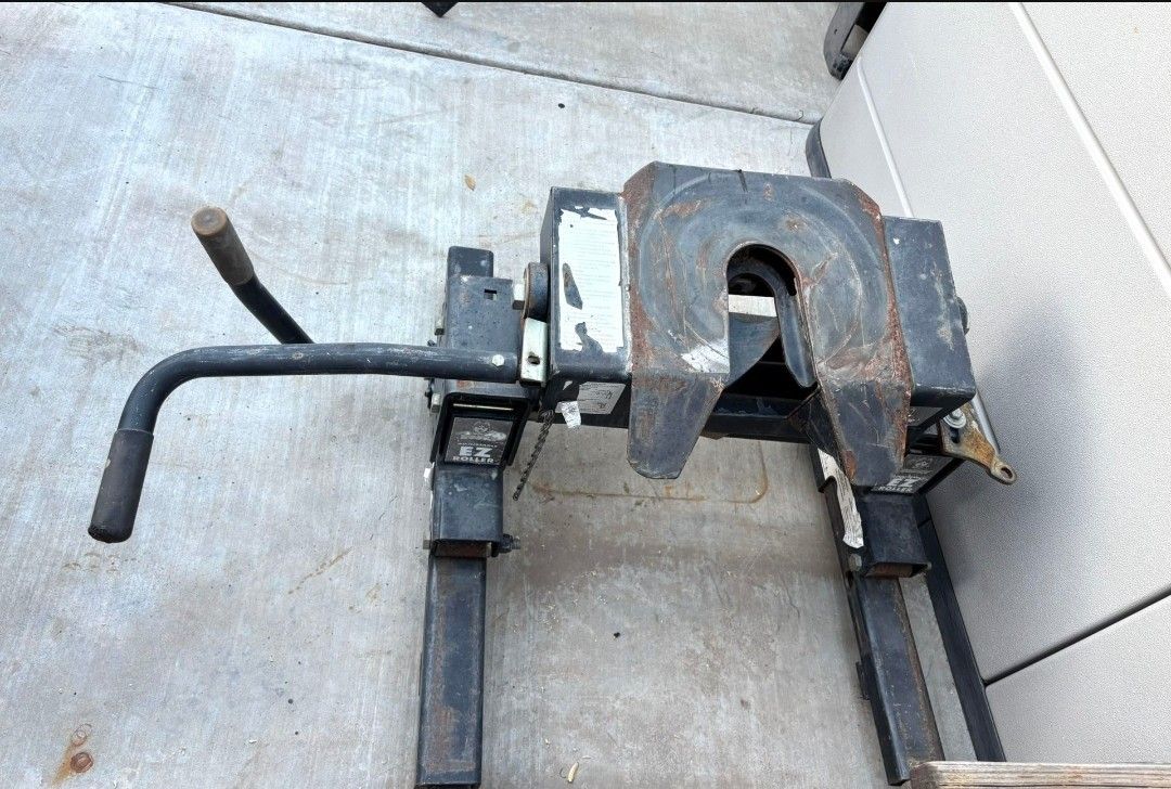 Fifth Wheel Hitch 