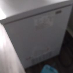 Frigidaire Deep Freezer