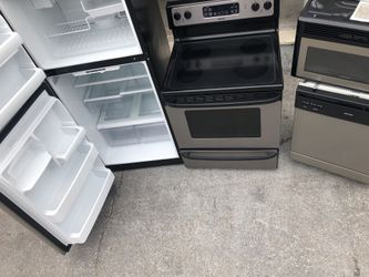 Stainless top and bottom kitchen appliance set