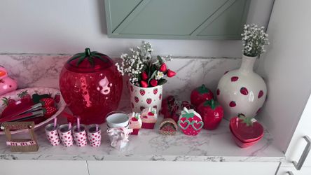 Strawberry party decor