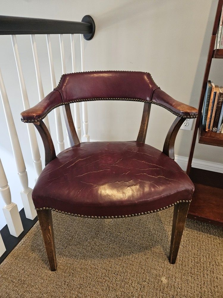 Antique Leather Chairs With Matching Table