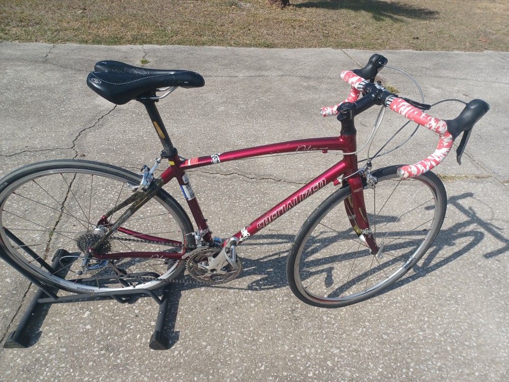 Specialized Dolce Comp Carbon 54cm Road Bike Bicycle Shimano 105 All Tuned with Specialized Lithia Gel Saddle and clipless pedals. Carbon fork, rear