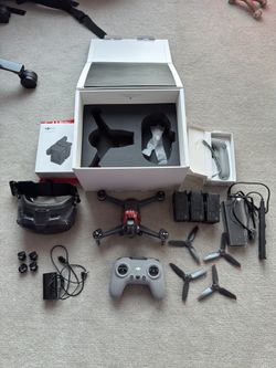 DJI FPV Fly More combo With Upgraded Remote And Goggles V2