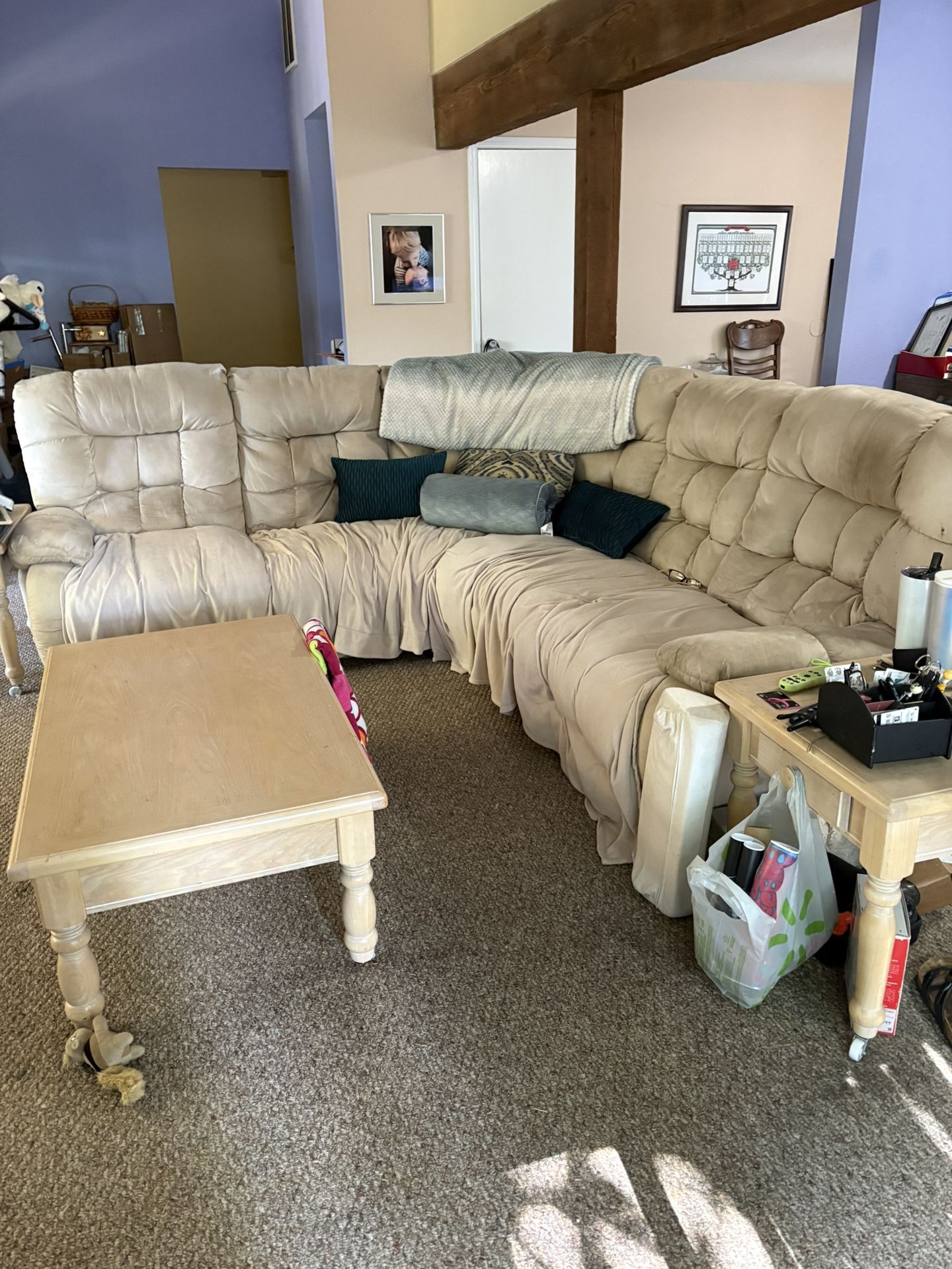 Sectional Couch With 2 Reclining Sides 