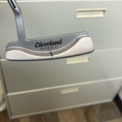 Cleveland Huntington Beach Three Golf Putter