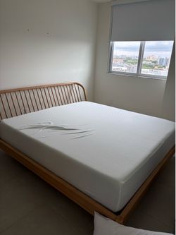 Oak Wood King Bed Frame W/Mattress - Excellent Condition
