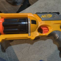 Nerf Maverick Rev 6 Gun With 6 Darts